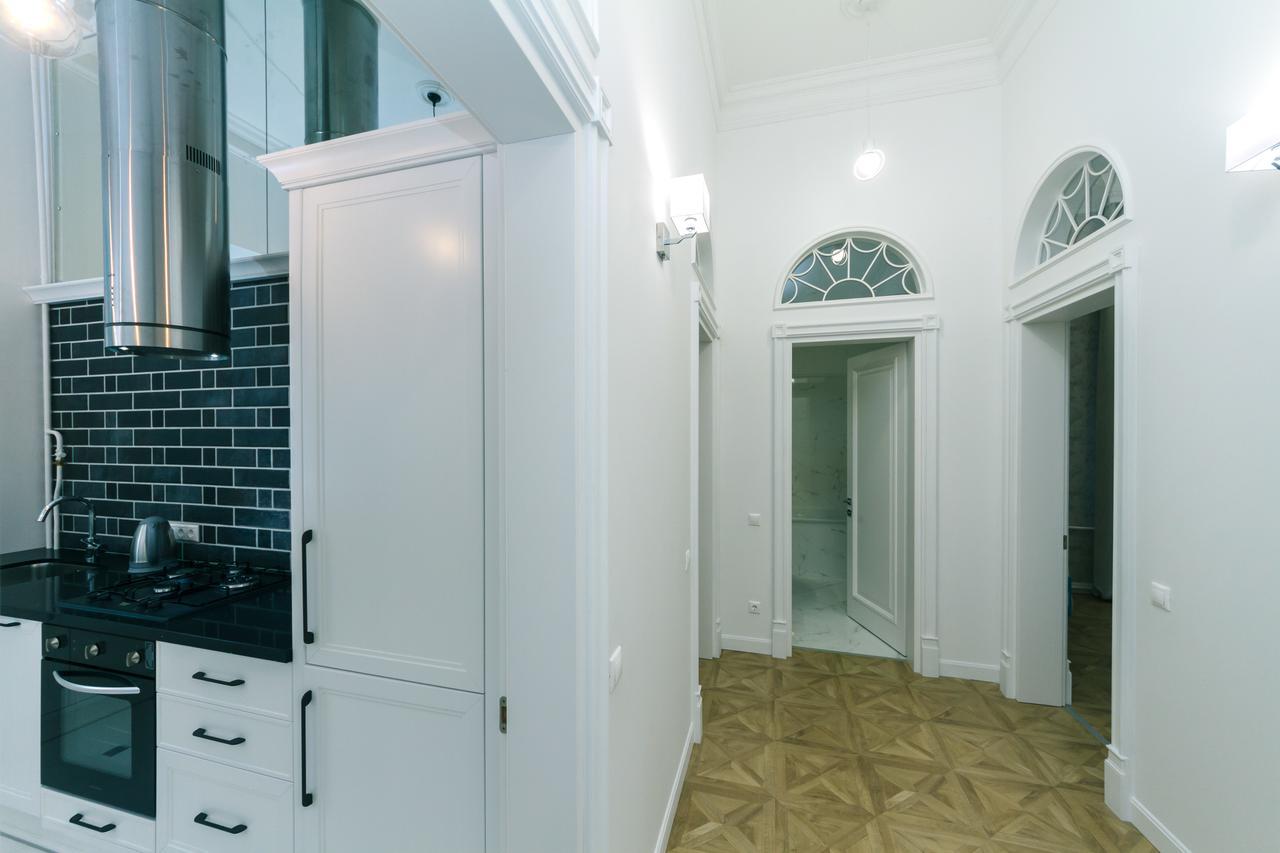 Vip Apartment Near Kreschatyk, 31А Pushkinska Street Kiev Esterno foto