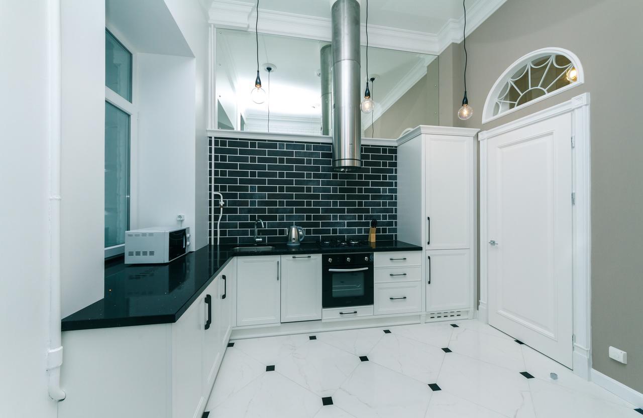 Vip Apartment Near Kreschatyk, 31А Pushkinska Street Kiev Esterno foto