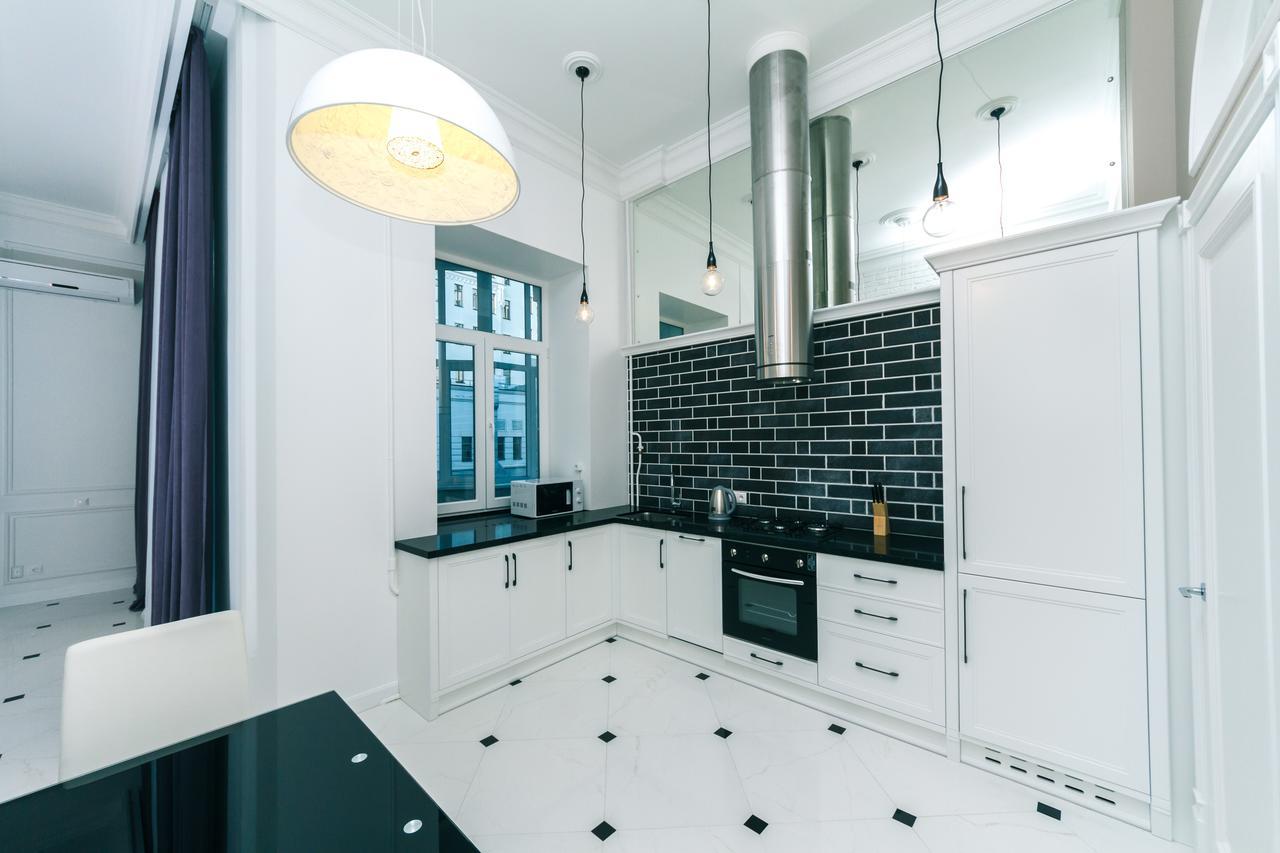 Vip Apartment Near Kreschatyk, 31А Pushkinska Street Kiev Esterno foto