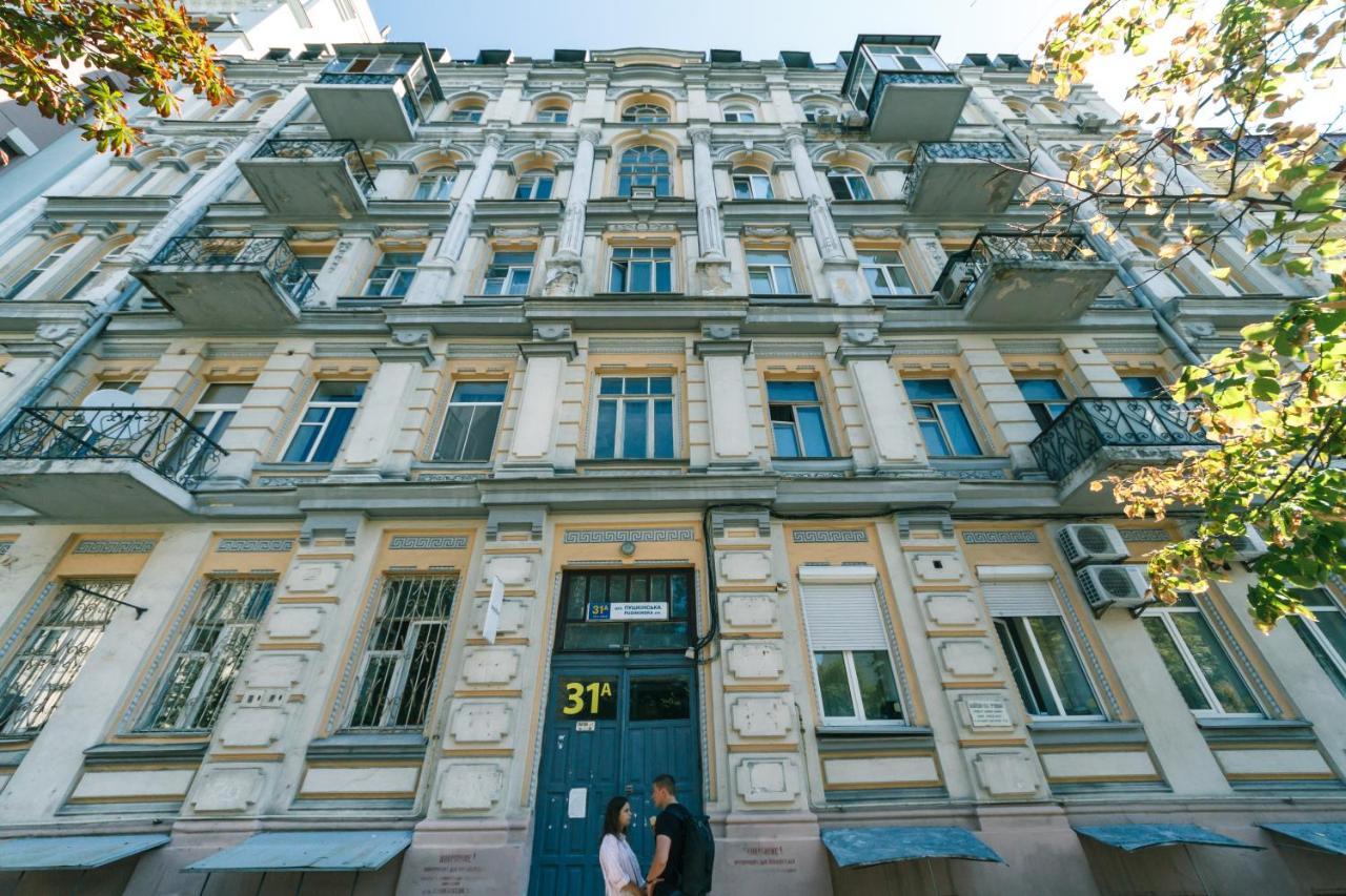 Vip Apartment Near Kreschatyk, 31А Pushkinska Street Kiev Esterno foto