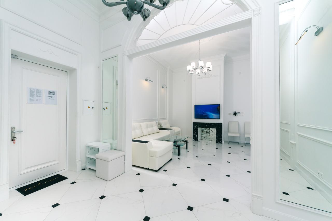 Vip Apartment Near Kreschatyk, 31А Pushkinska Street Kiev Esterno foto