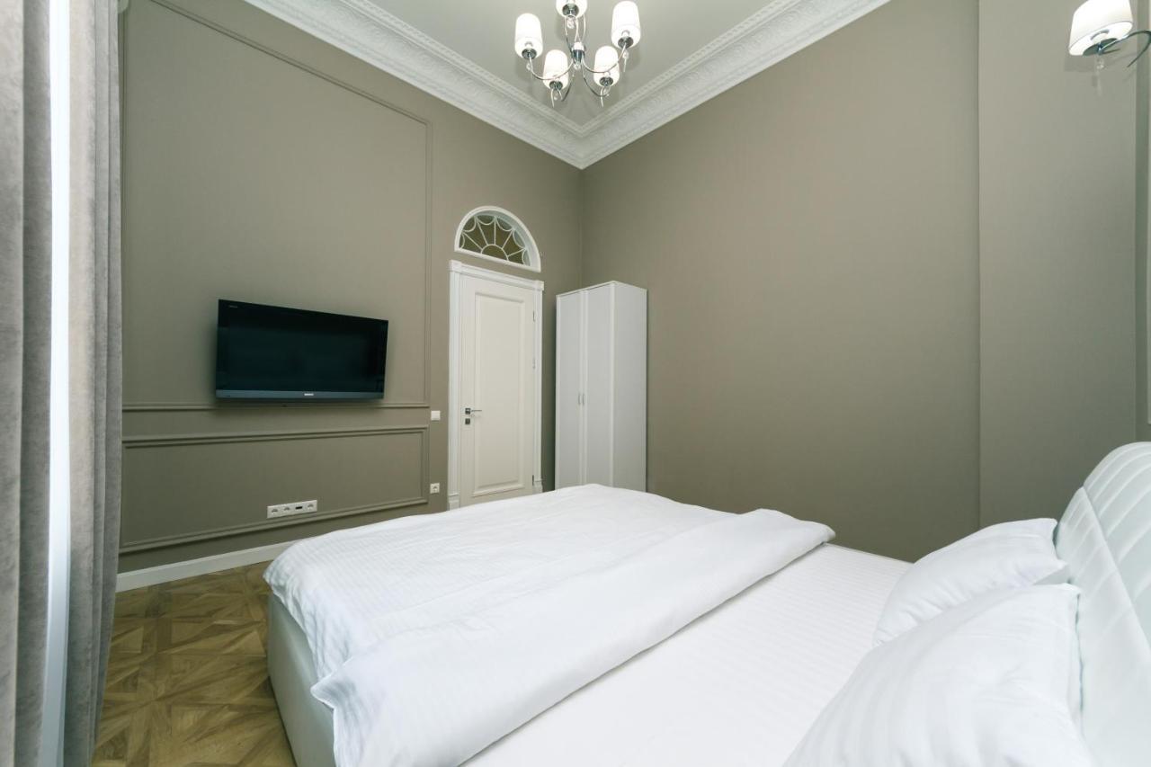 Vip Apartment Near Kreschatyk, 31А Pushkinska Street Kiev Esterno foto