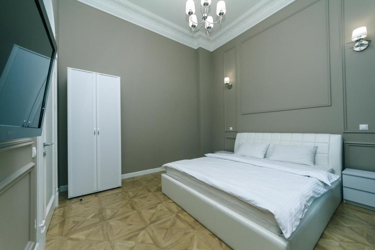 Vip Apartment Near Kreschatyk, 31А Pushkinska Street Kiev Esterno foto