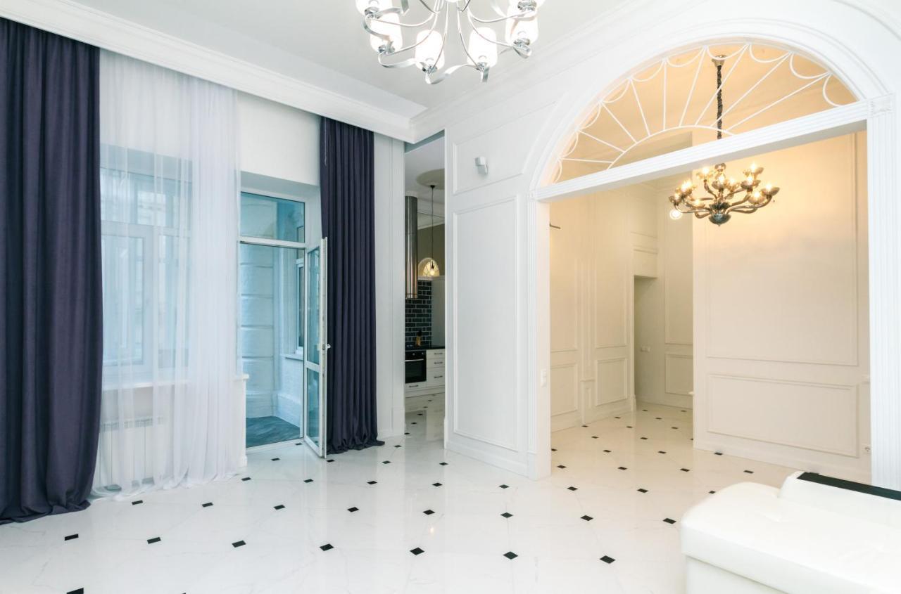 Vip Apartment Near Kreschatyk, 31А Pushkinska Street Kiev Esterno foto