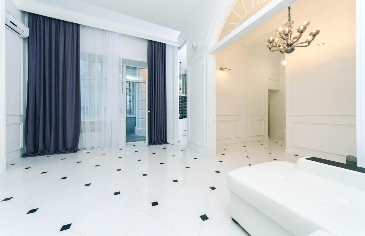 Vip Apartment Near Kreschatyk, 31А Pushkinska Street Kiev Esterno foto